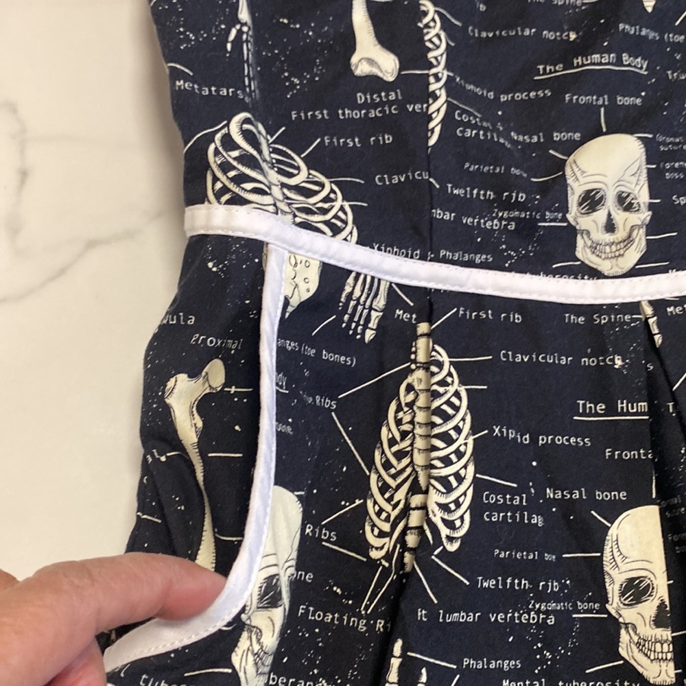 Perfect for upcoming season Sleeveless  collared 👗 - Picture 3 of 10